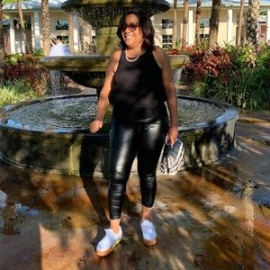 Meet your Posher, Odalys